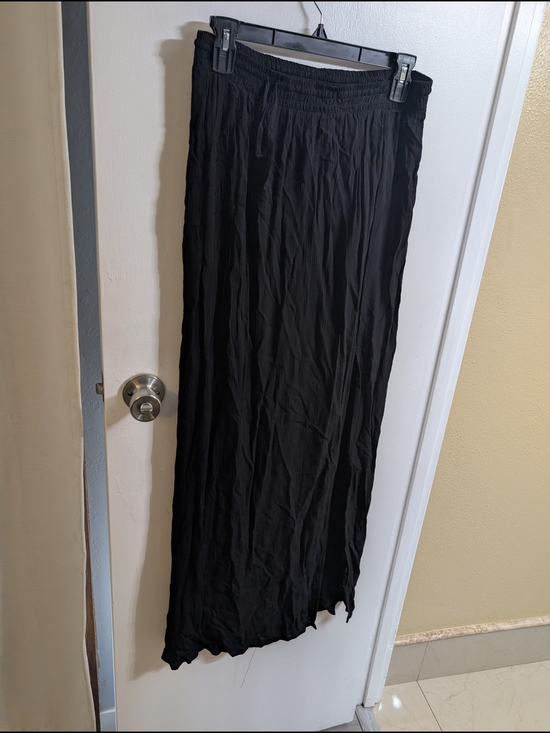Forever 21 Dresses & Skirts - Forever 21 Black Crinkle Maxi Skirt